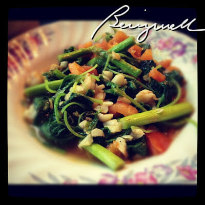 Cooking Stir-fried Amaranth with Asparagus