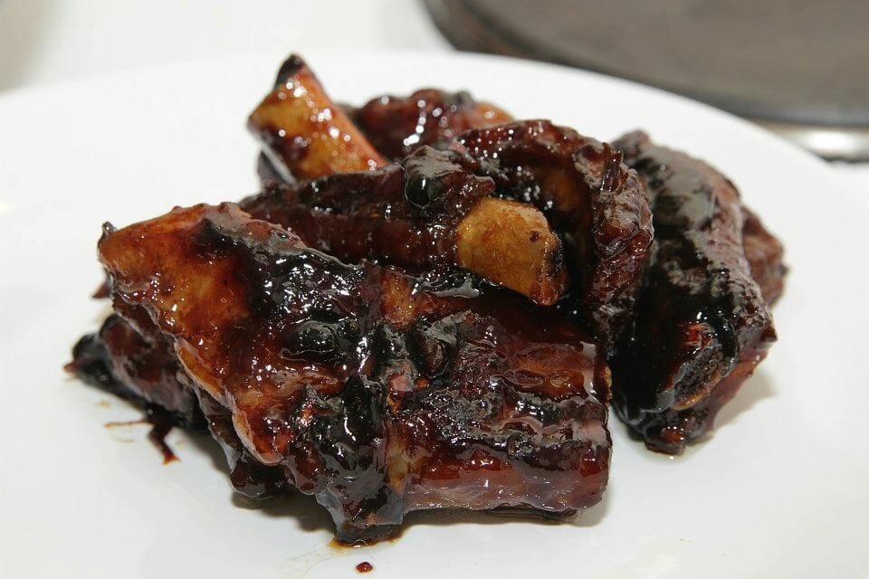 We&amp;#39;re eating… Coffee Pork Ribs 咖啡排骨 | tummytroll