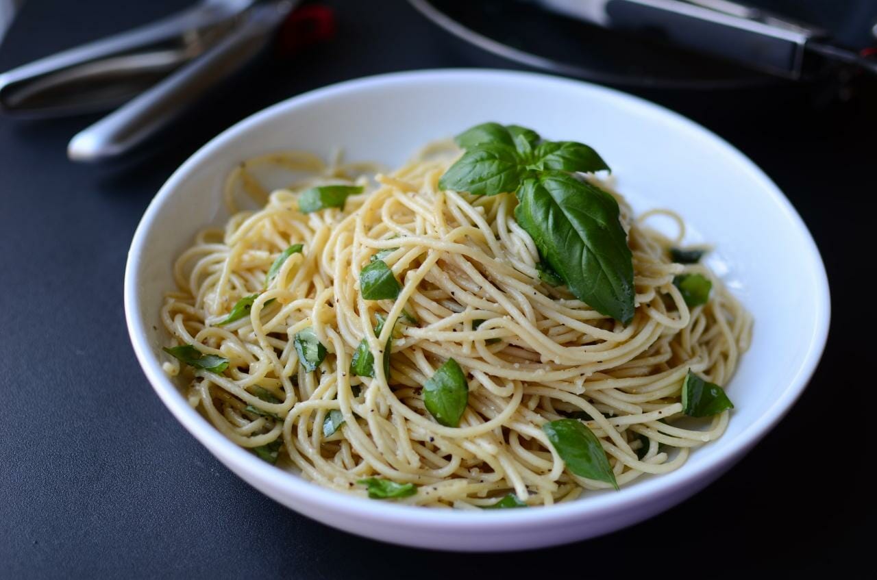 Spaghetti with Garlic and Basil — ButterYum — a tasty little food blog